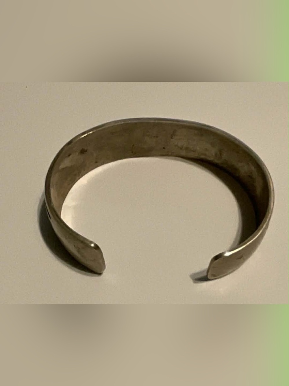 Native American Style Silver Cuff Bracelet. - Picture 3 of 5